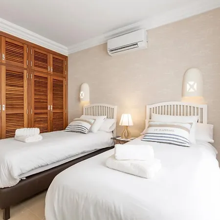 Villa Lanzarote Zafiro Game 16 *